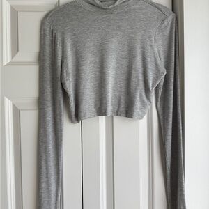 EXPRESS X Olivia Culpo Long Sleeve Crop Top